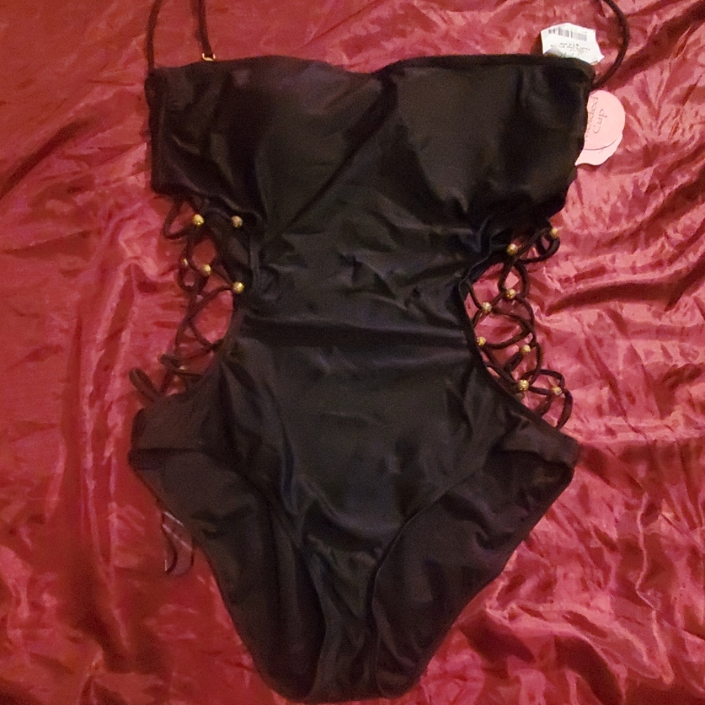 Women's bathing suit color  Black